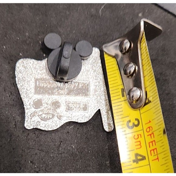 Disney Trading Pin WOD Fun Icons Classic White D Flag Hidden Mickey 2008 - Picture 3 of 3